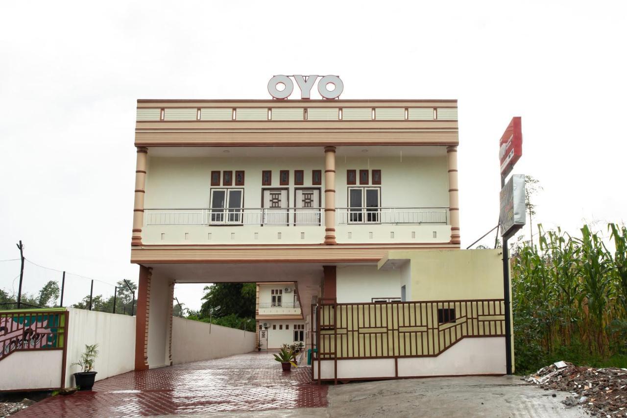 Oyo1764里纳尔及图阿索普住宿酒店 Permatangraya 外观 照片